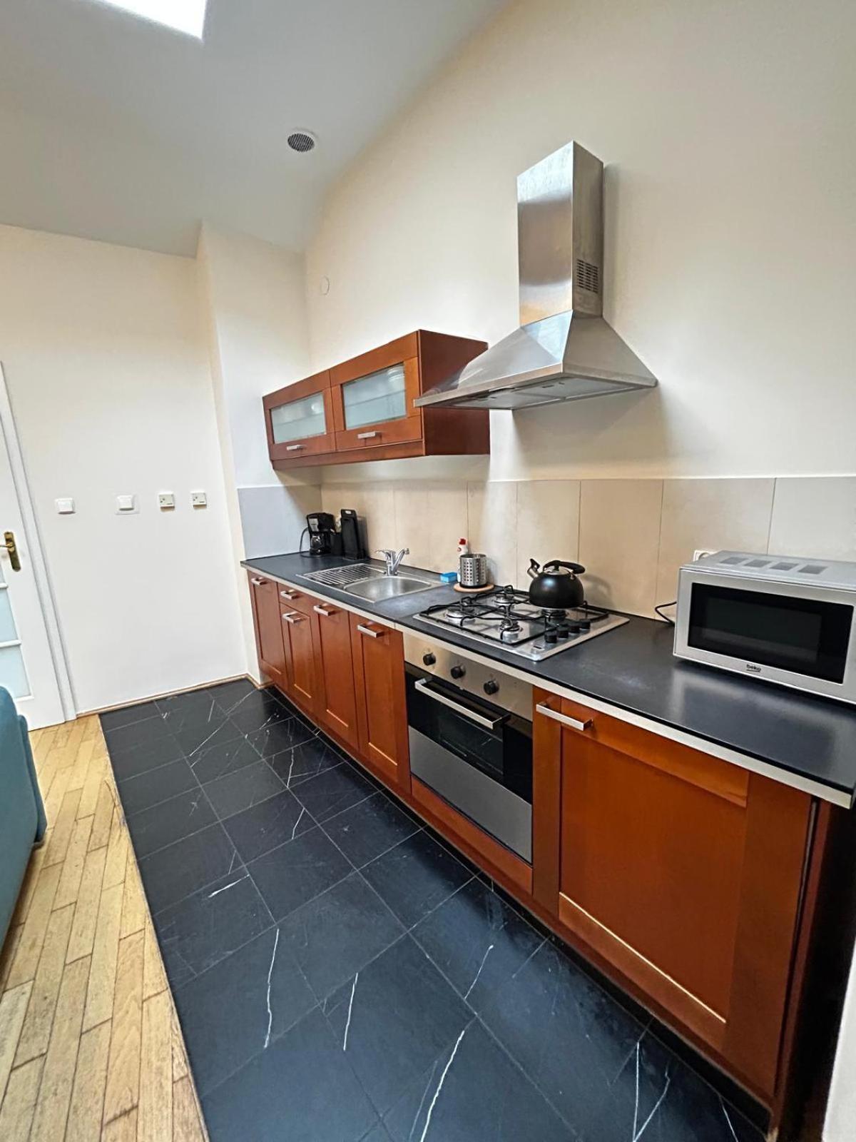 Golden Apartments With Lift - Old Town Krakow Bagian luar foto