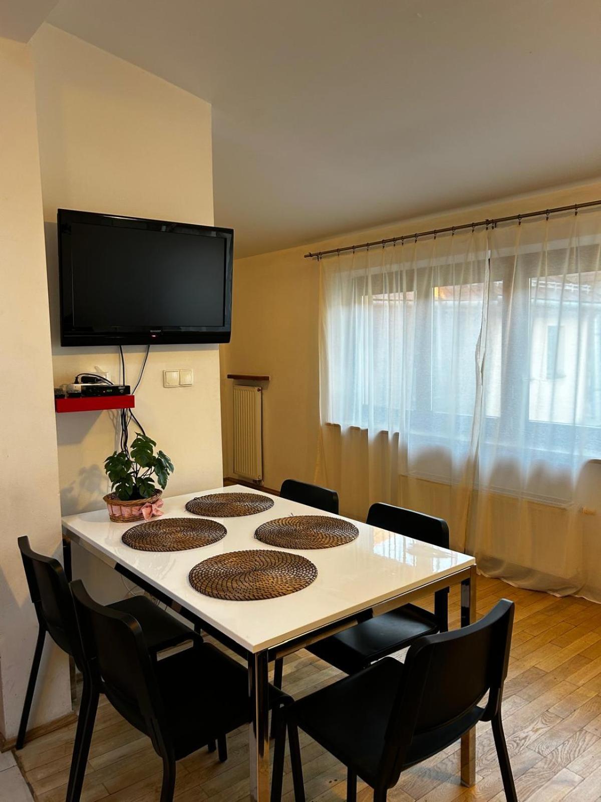 Golden Apartments With Lift - Old Town Krakow Bagian luar foto
