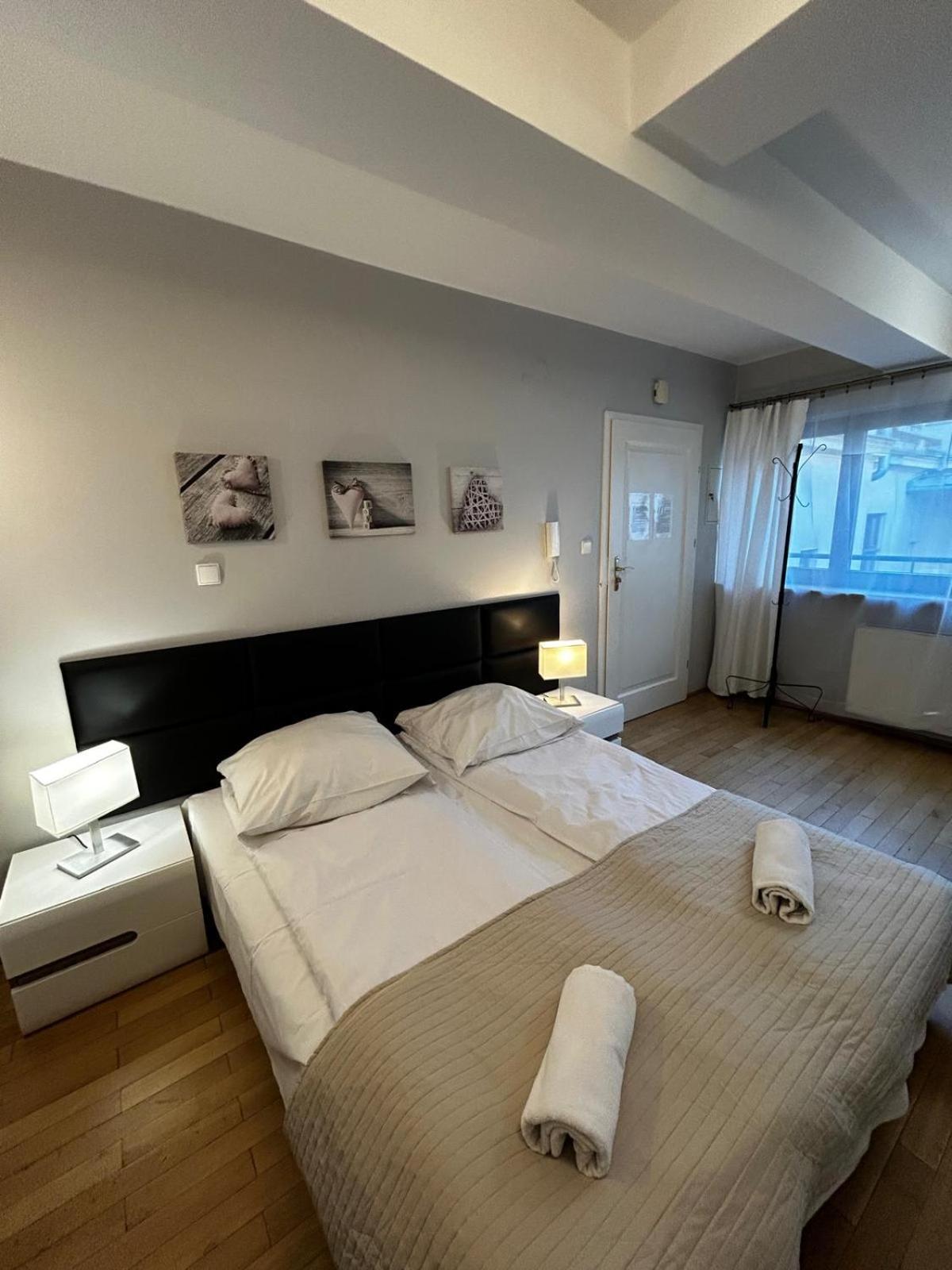 Golden Apartments With Lift - Old Town Krakow Bagian luar foto