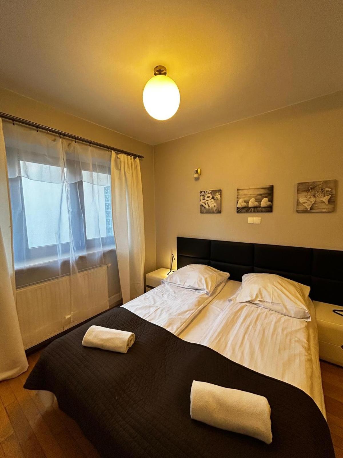 Golden Apartments With Lift - Old Town Krakow Bagian luar foto