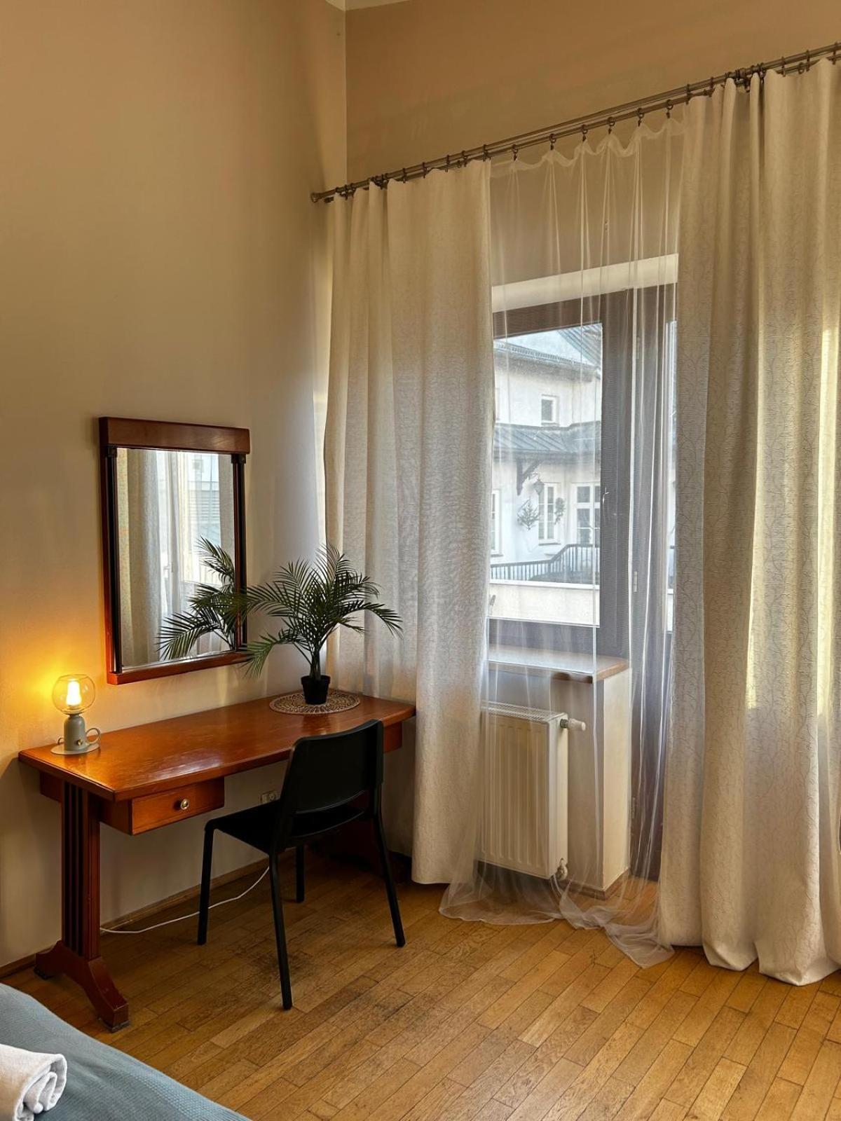 Golden Apartments With Lift - Old Town Krakow Bagian luar foto