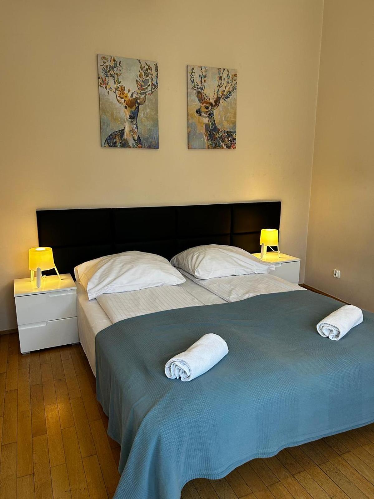 Golden Apartments With Lift - Old Town Krakow Bagian luar foto