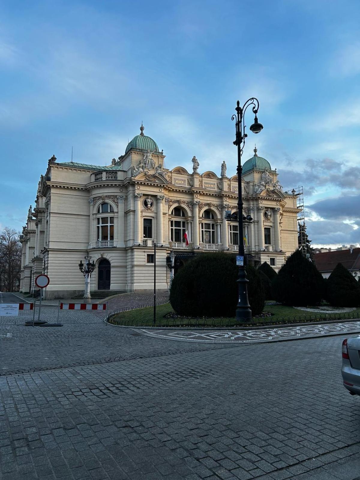 Golden Apartments With Lift - Old Town Krakow Bagian luar foto
