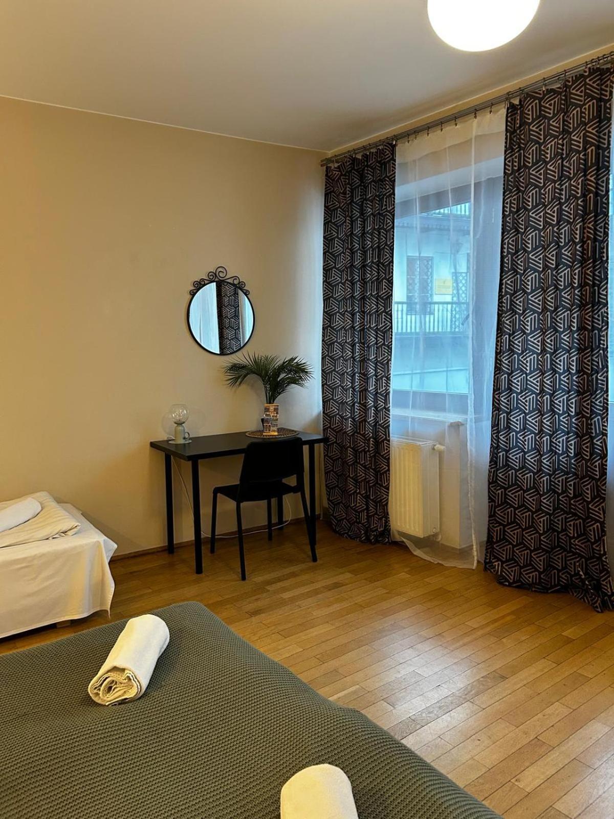 Golden Apartments With Lift - Old Town Krakow Bagian luar foto