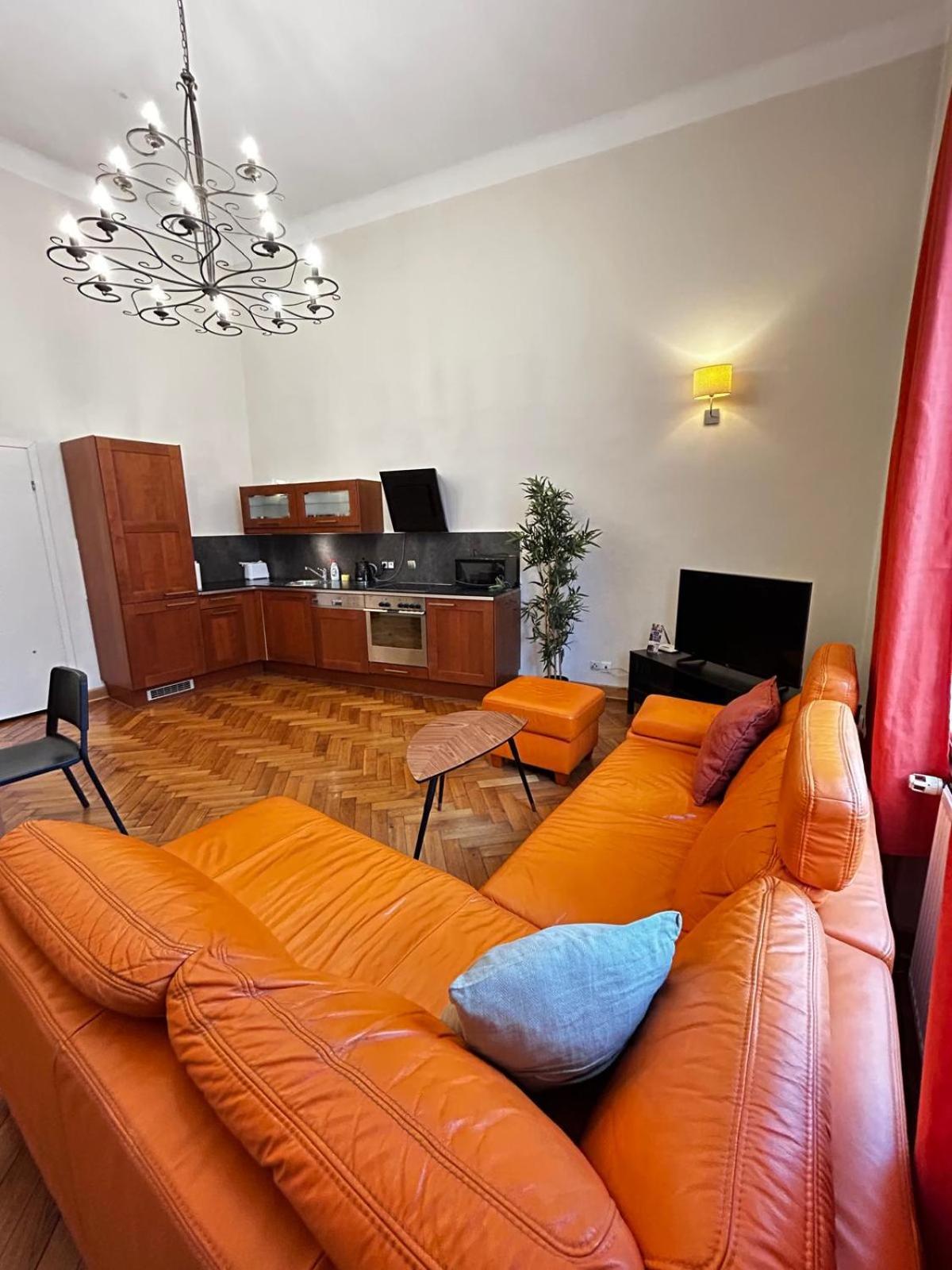 Golden Apartments With Lift - Old Town Krakow Bagian luar foto